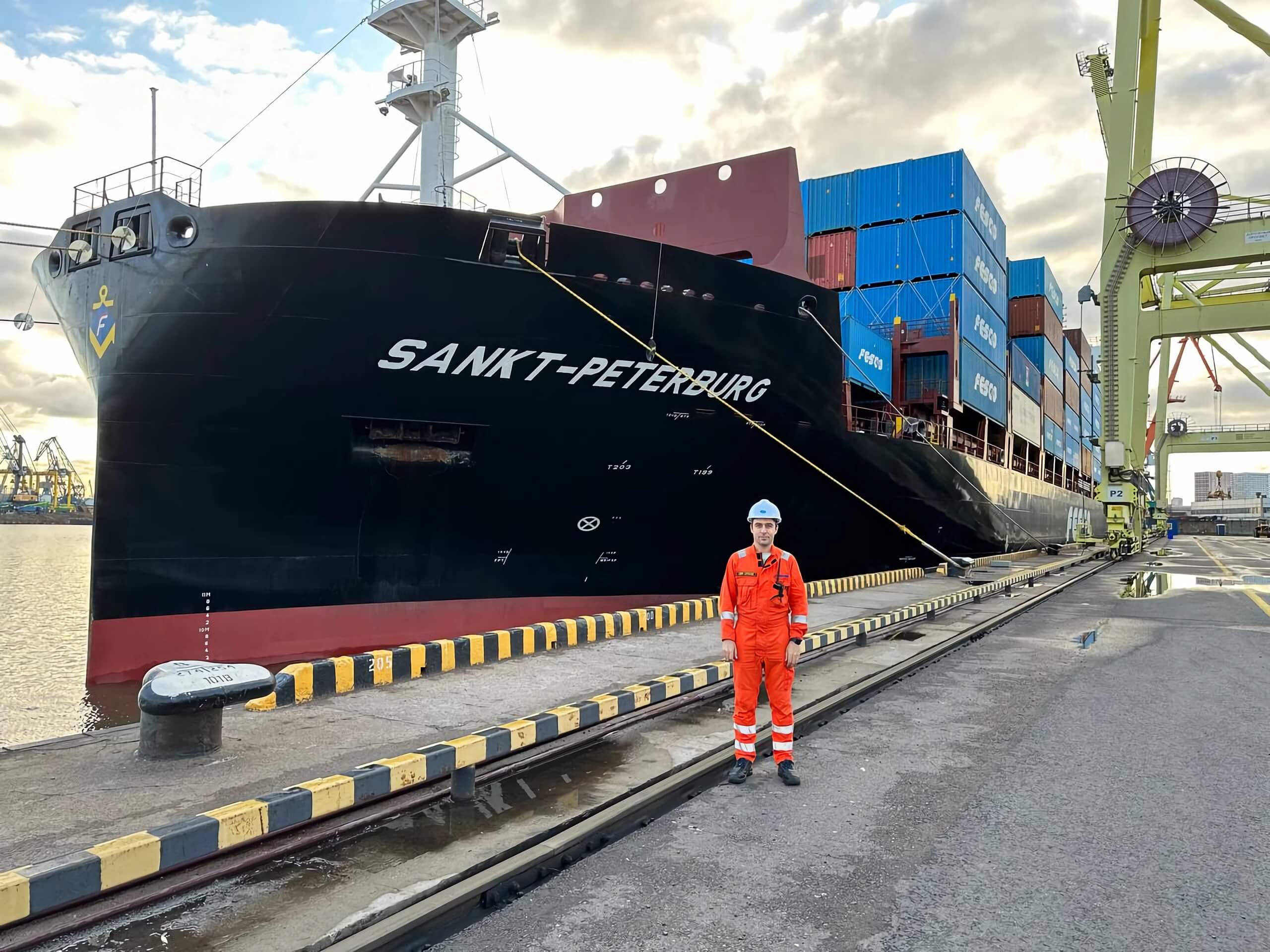 Delivery of cargo via port of St. Petersburg